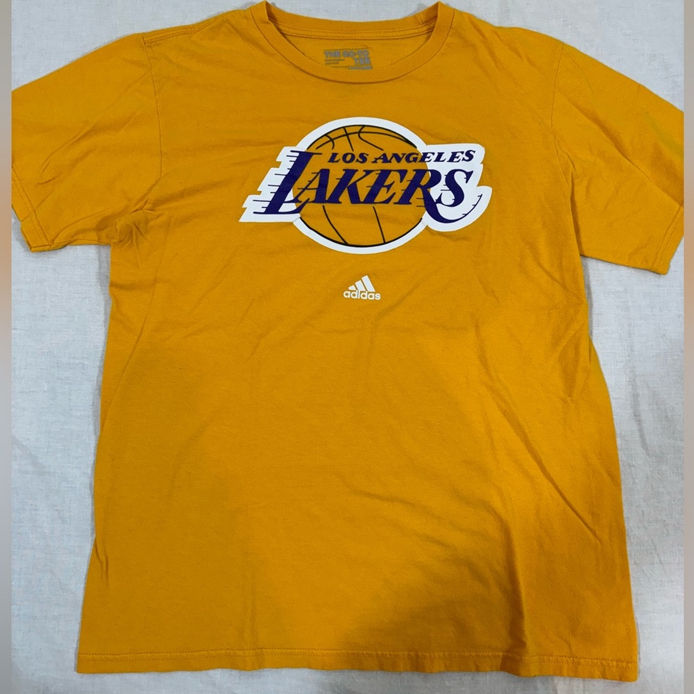 lakers tshirt